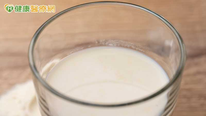 40歲後蛋白質需求增加？營養師：肌肉量每10年恐流失3至5%，這樣補防肌少症